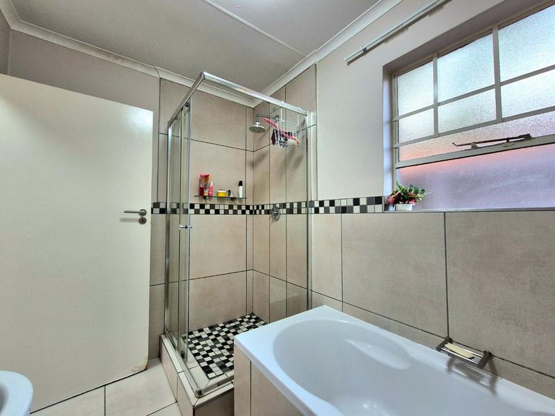 2 Bedroom Property for Sale in Ngwenya River Estate North West